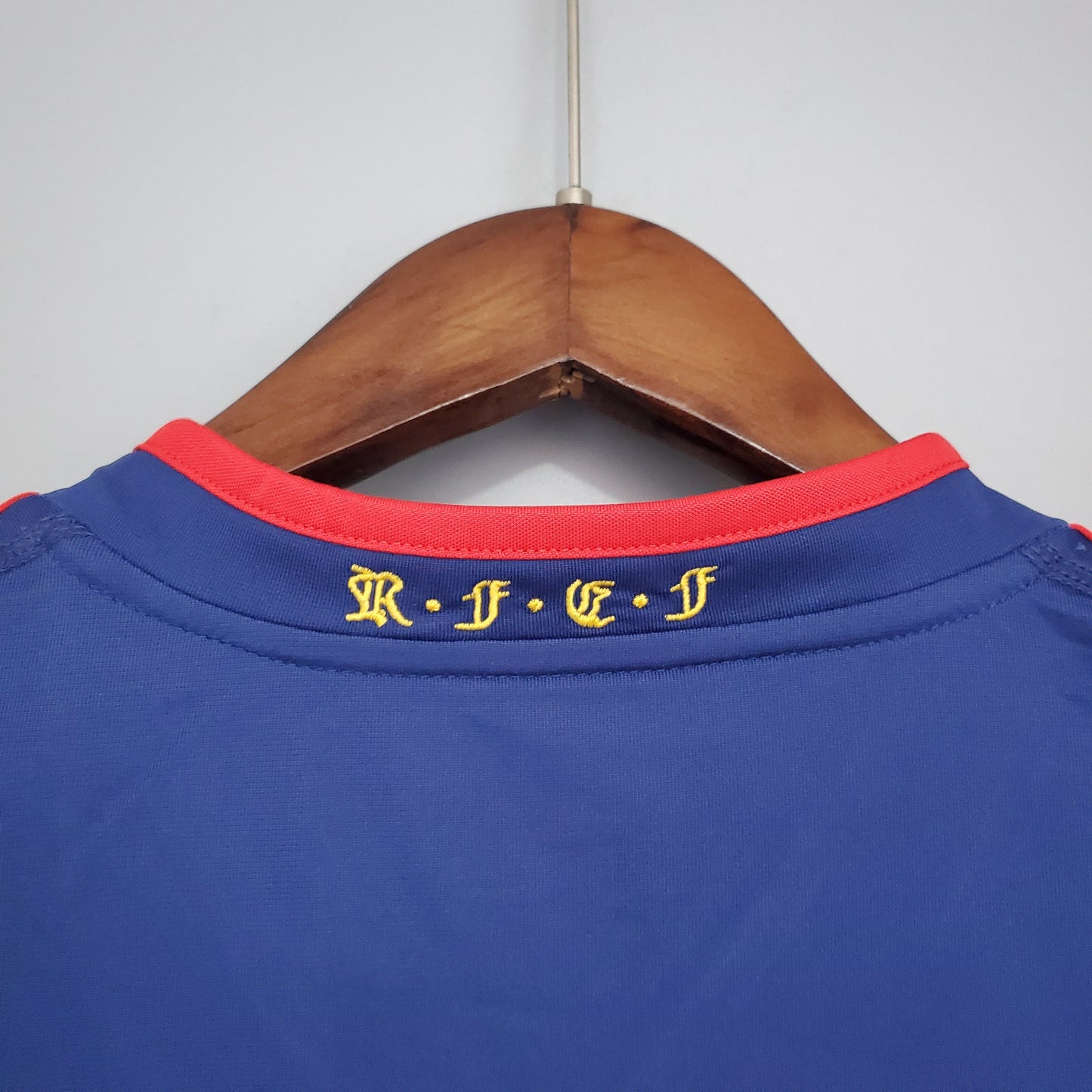 Camisa Espanha Reserva 2010 - Versão Retrô